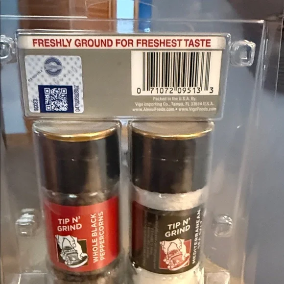 University Georgia Bulldogs NCAA Grinders Set Salt & Pepper - Picture 2 of 3